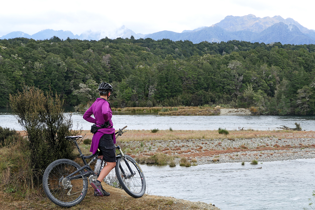 Day 4 image 1 Cycling between Te Anau and Manapouri on the Lake 2 Lake Trail copyright bennettandslater.co.nz WEB